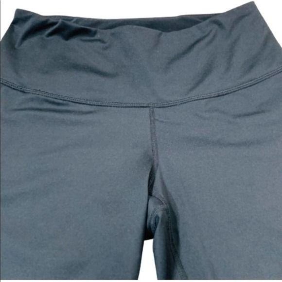 Z by Zella Black Cropped Capri Athletic Leggings - Picture 2 of 6